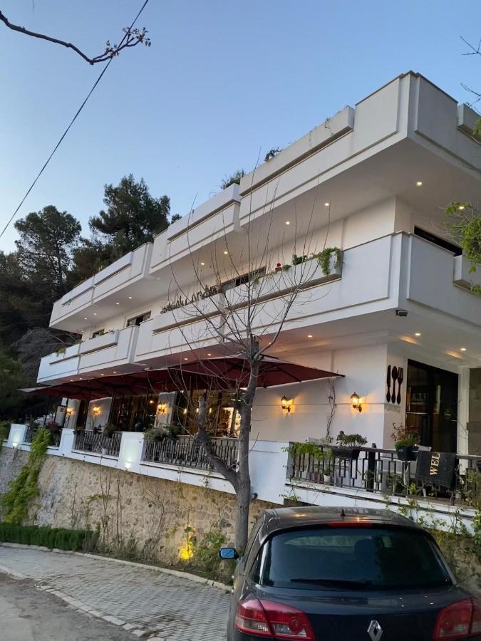 Villa D Hotel-Restaurant-Private Beach Durrës Extérieur photo