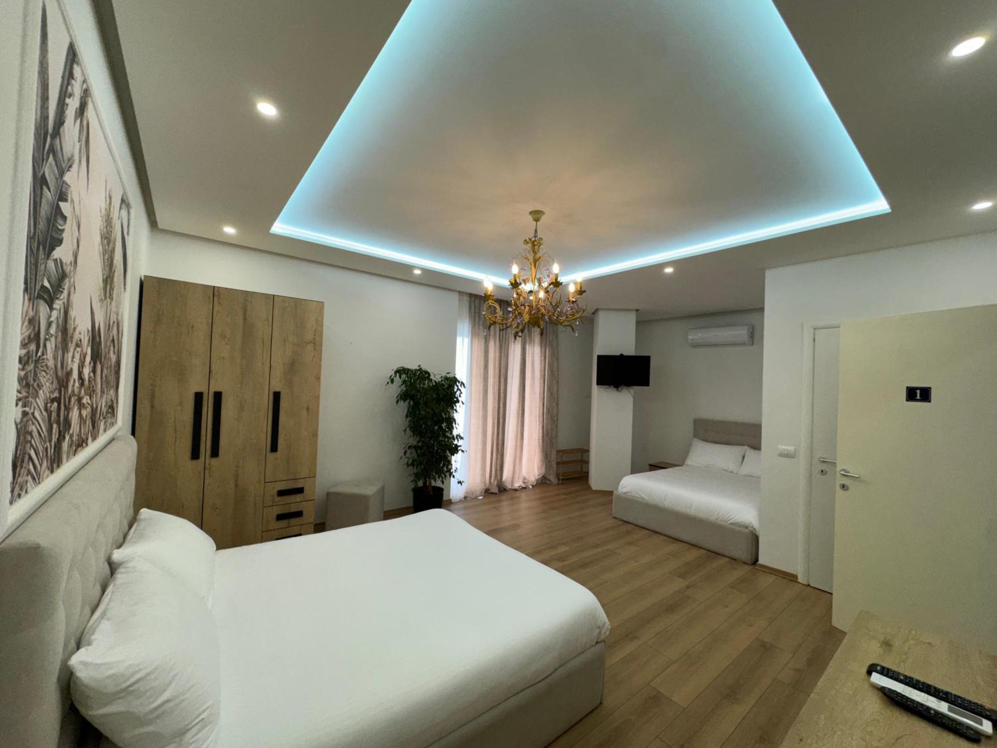 Villa D Hotel-Restaurant-Private Beach Durrës Extérieur photo