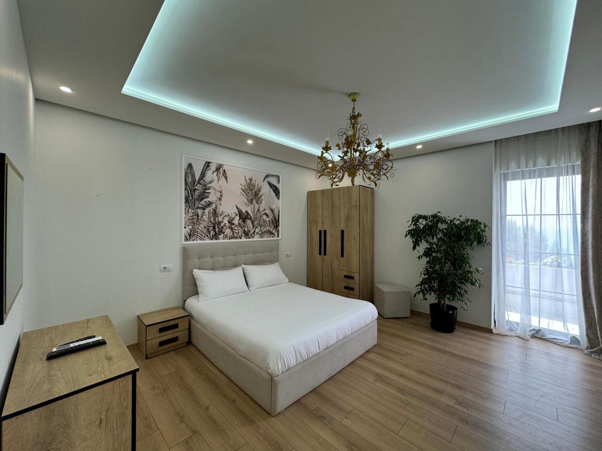 Villa D Hotel-Restaurant-Private Beach Durrës Extérieur photo